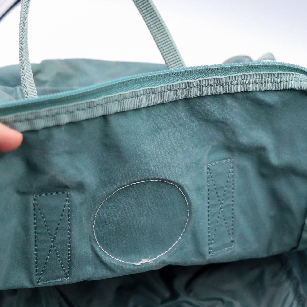 Fjällräven Kånken Backpack Unisex Frost Green Vinylon Classic Outdoor School Bag - Picture 12 of 16